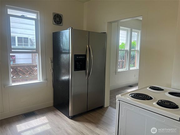 3rd image of 2123 S Wilkeson Street