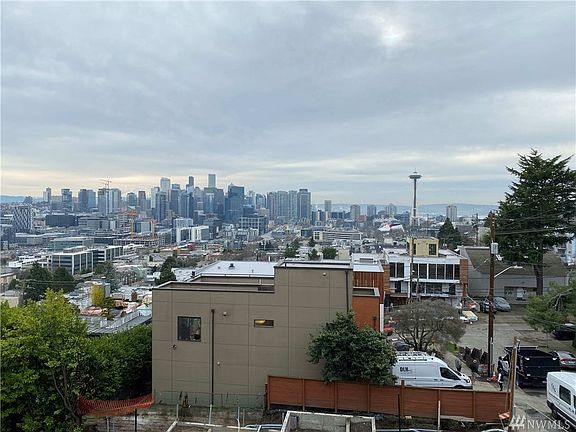 4th image of 1518 5th Ave N #D