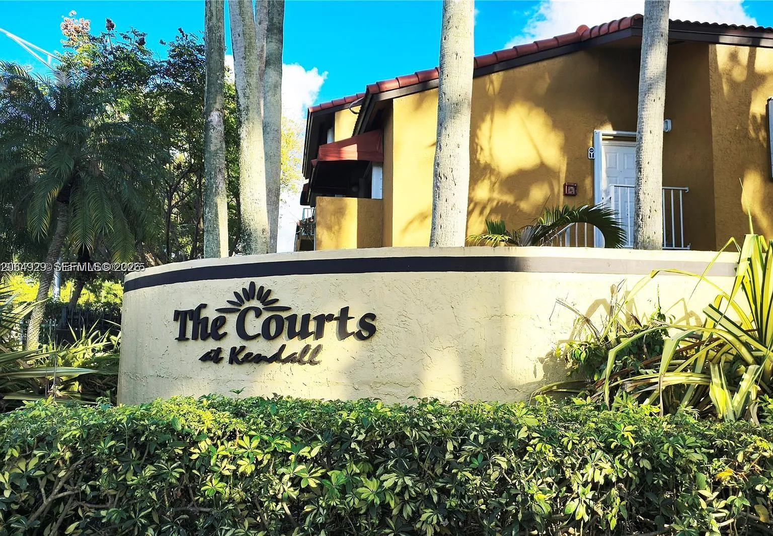 The Courts At Kendall Con — Photo 1