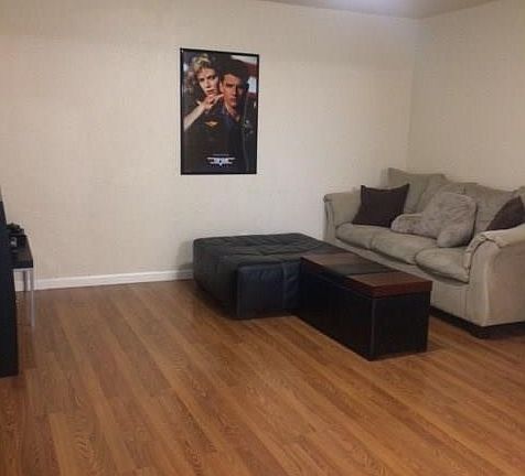3rd image of 815 N D St