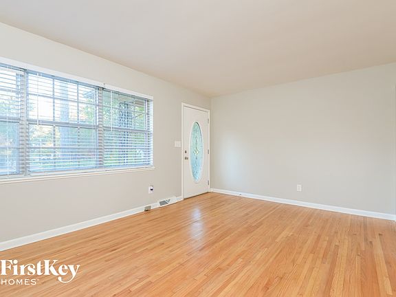 3rd image of 1528 Brewster Cir