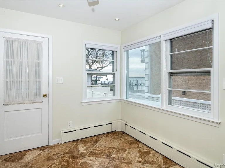 10 Pell Pl — Photo 12