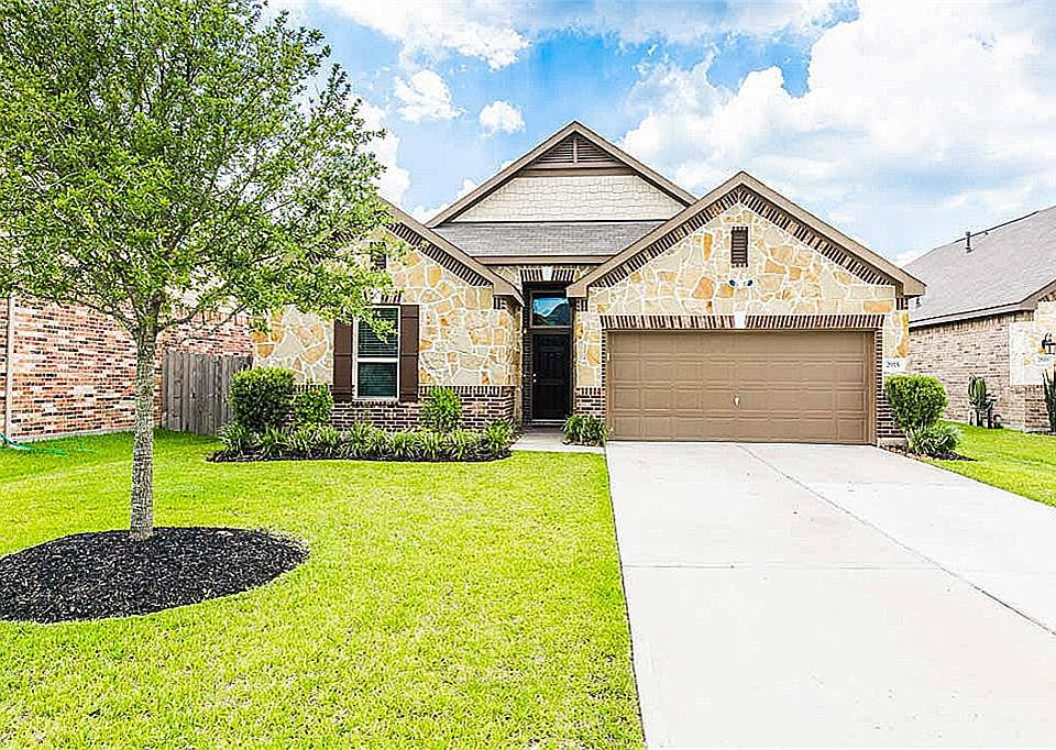 1st image of 2915 Acorn Oaks Dr