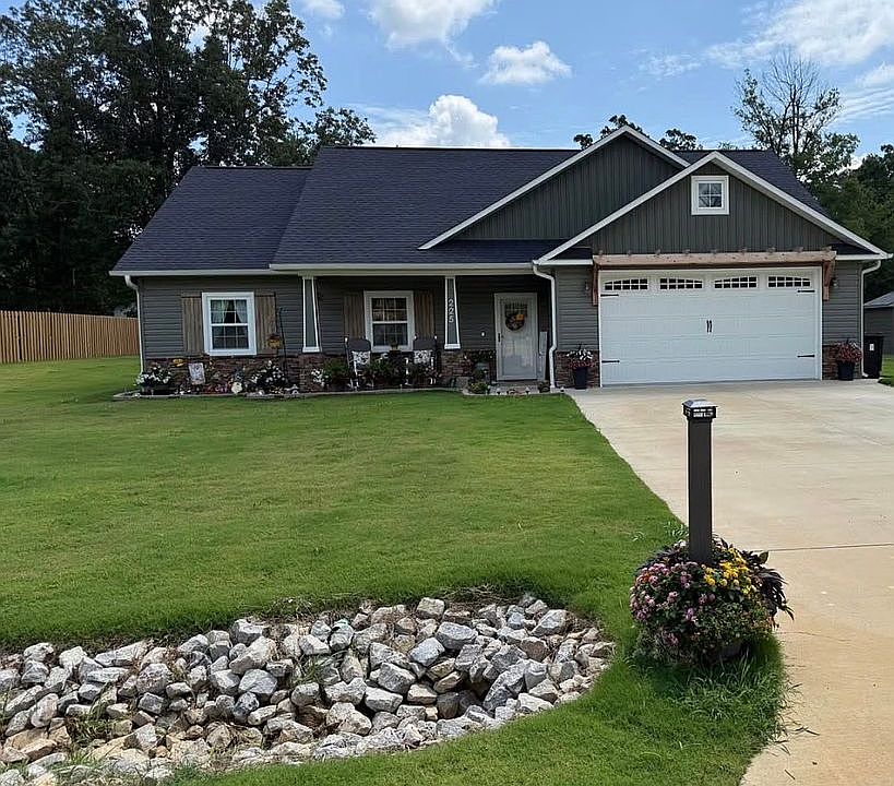 1st image of 225 Ruth Harris Ln