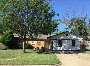 645 NW King St, Burleson, TX 76028