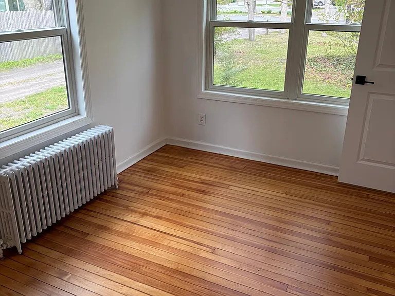 226 Gillette Ave — Photo 12