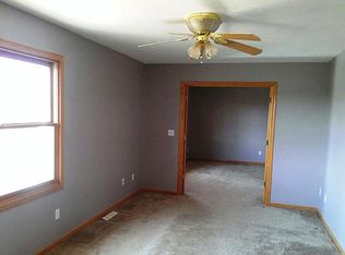 826 Belair Dr, Byron, IL 61010