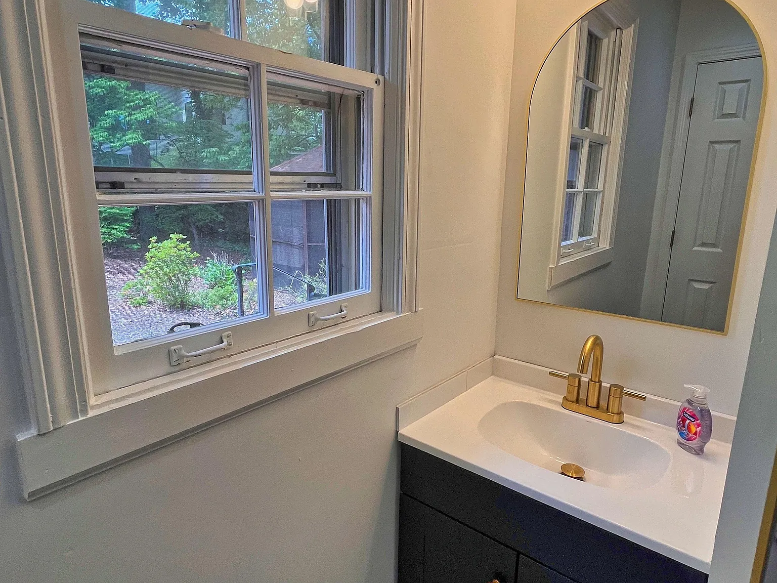 4 bed, 7.0 bath, 5000 sqft, $1,295 — Photo 3