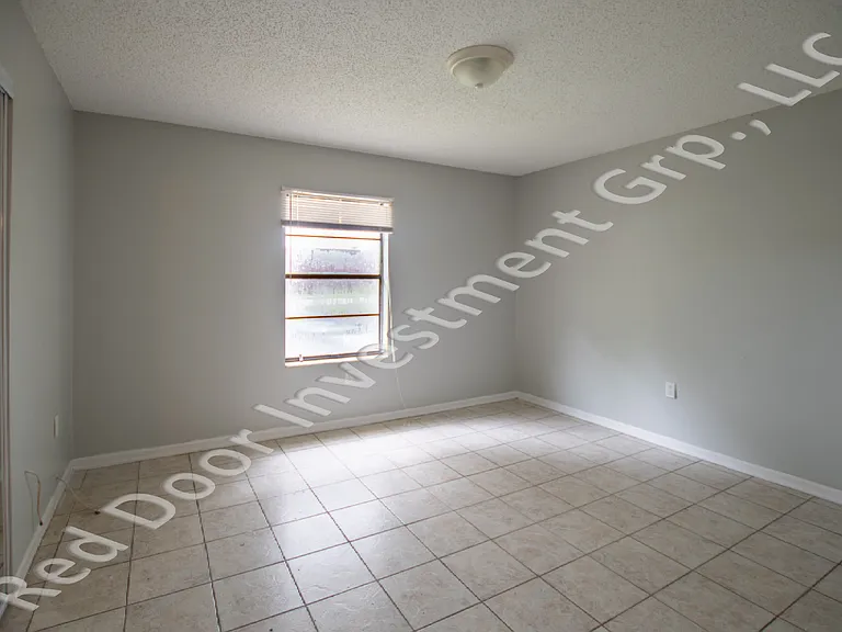 1127 Beecher St — Photo 10