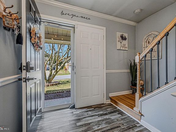 3rd image of 11 Whitfield Rd