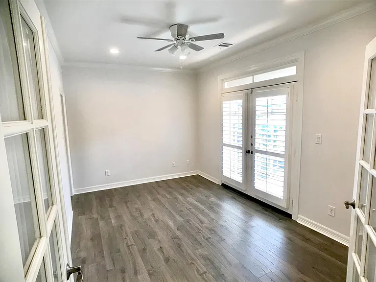 2104 Bancroft St — Photo 12