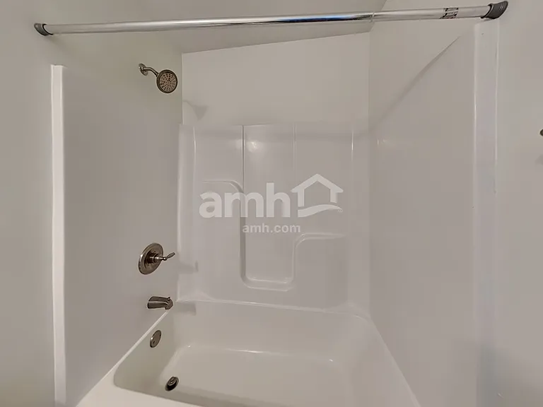216 Leland Ln — Photo 18