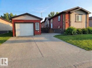 3 Aspen Ave, Morinville, AB T8R 2P7