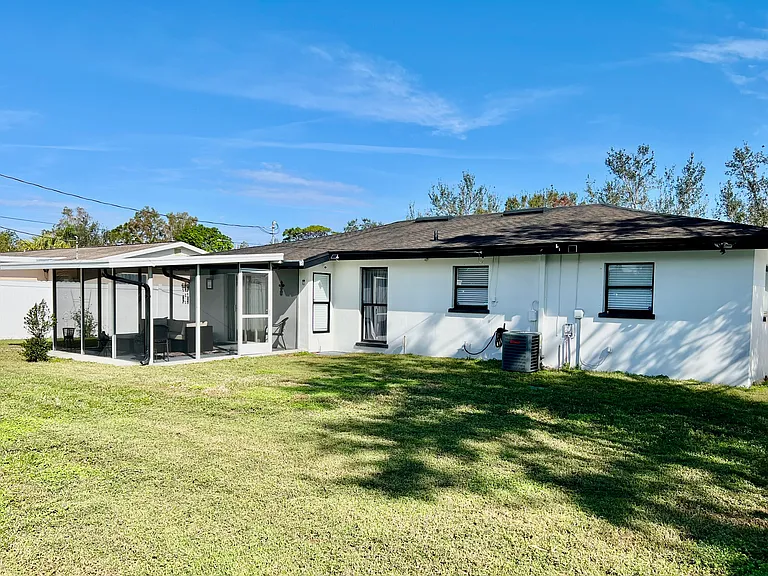 3920 Prudence Dr — Photo 16