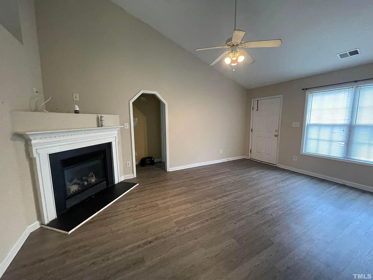 Building Photo - 5120 Parkerwood Dr