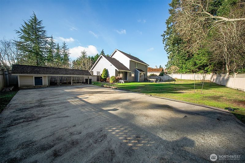 5th image of 3705 30th Avenue Ct NW