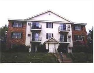 1st image of 2 Oak Hill Ln APT 204
