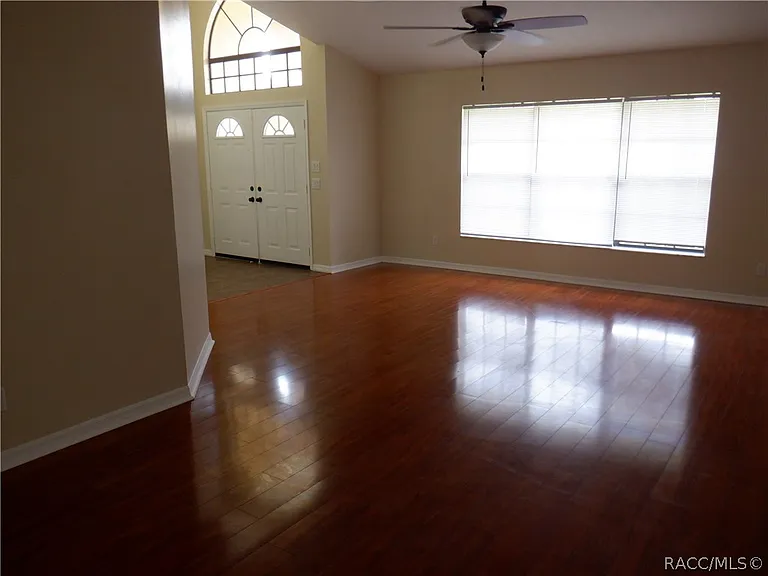 335 E Falconry Ct — Photo 11