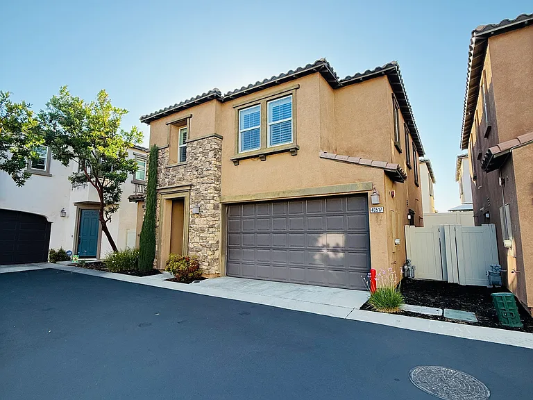 40517 Calla Lilly St — Photo 1
