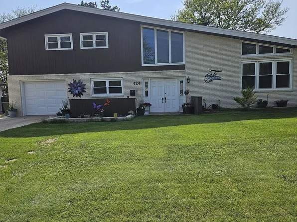 424 Smith Dr, Colby, KS 67701