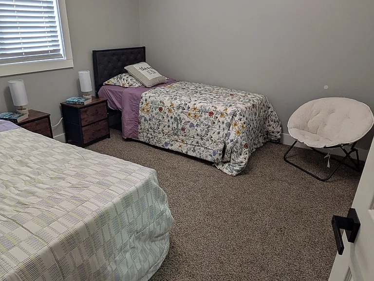 Upstairs bedroom 2