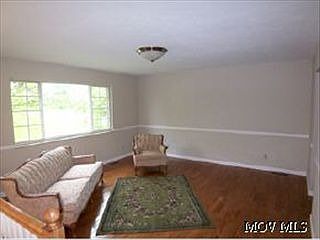 3rd image of 8 Lynnwood Dr