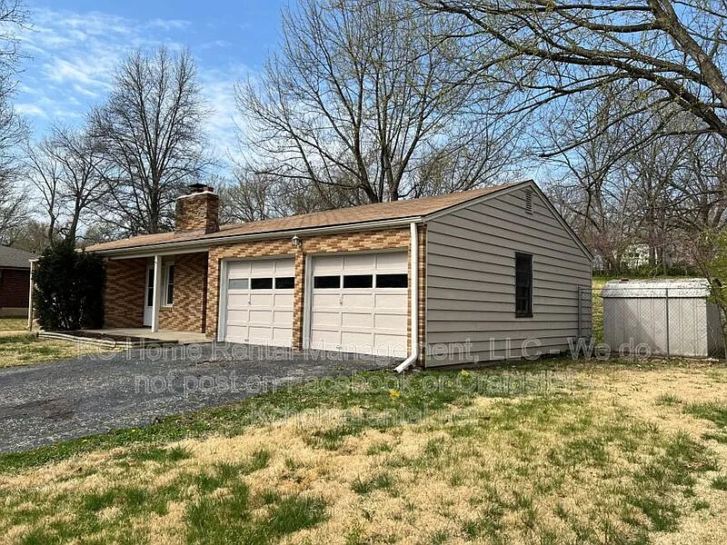 3 bed, 1.0 bath, 1048 sqft, $1,395 — Photo 2
