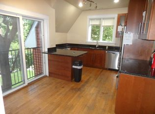 819 Simpson St APT 3, Evanston, IL 60201