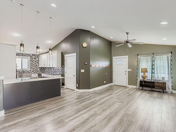 5th image of 4601 W 30th St Rd