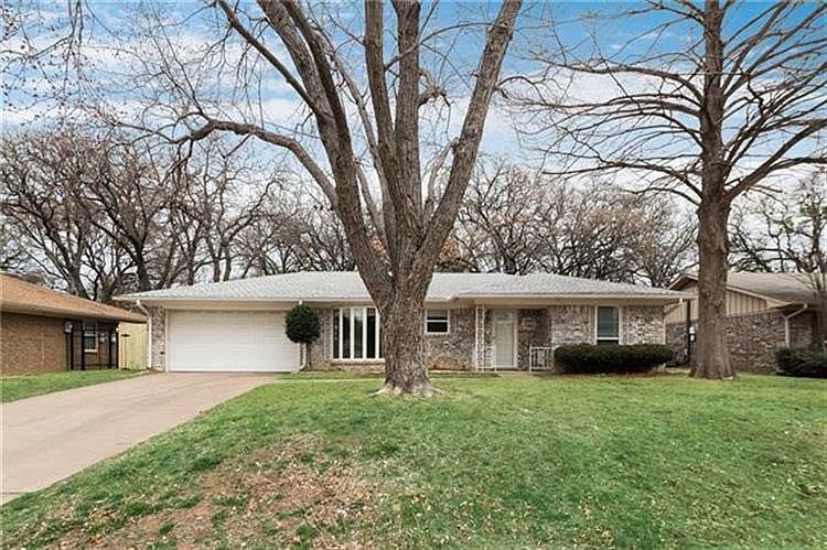 1st image of 2810 Columbine Dr