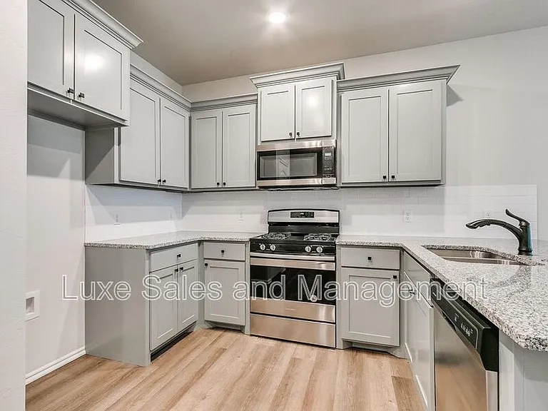 8004 NW 105th St — Photo 10