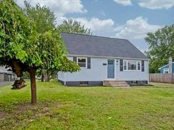 22 Armanella St, Chicopee, MA 01020