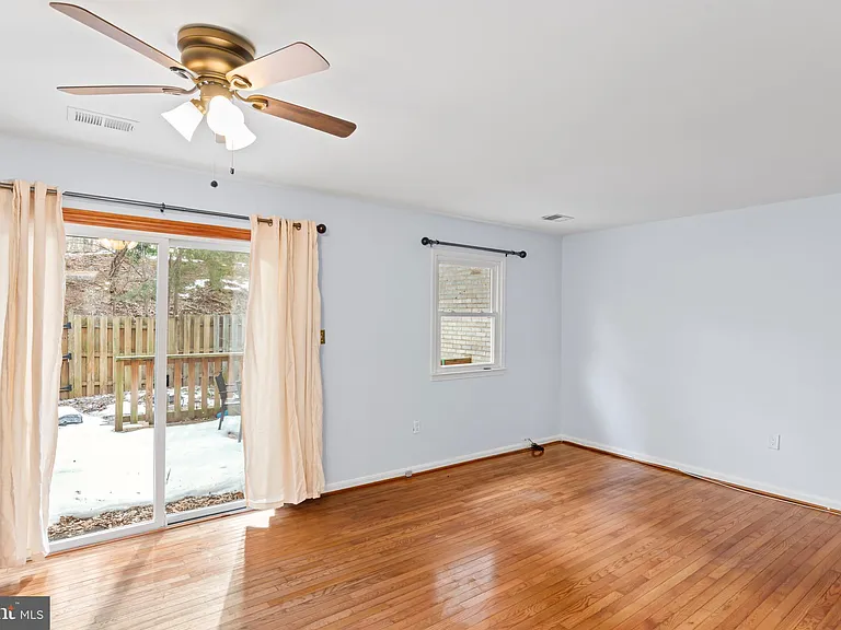2053 Mayflower Dr — Photo 10
