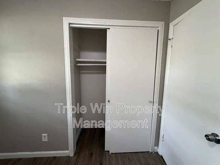 1113 Highmont Dr — Photo 15