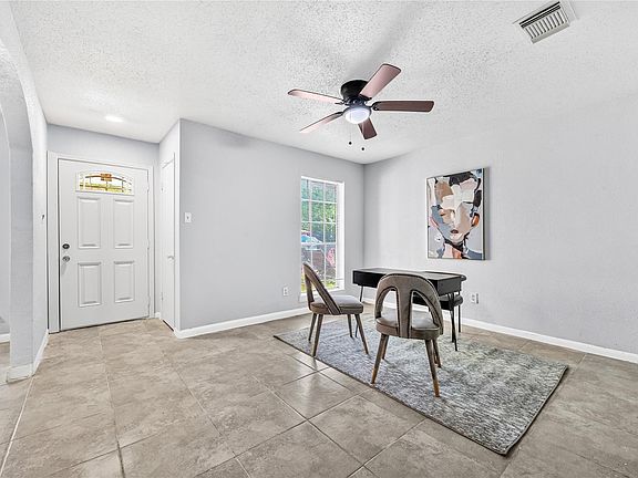 4th image of 7026 Hedgewood St