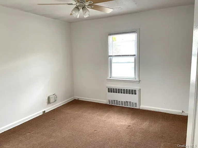 364 E Broadway #MIDDLE — Photo 9
