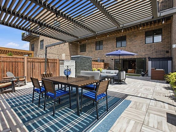 3rd image of 5820 N Clark St #207