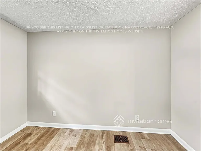 2652 Williamsburg Dr — Photo 10