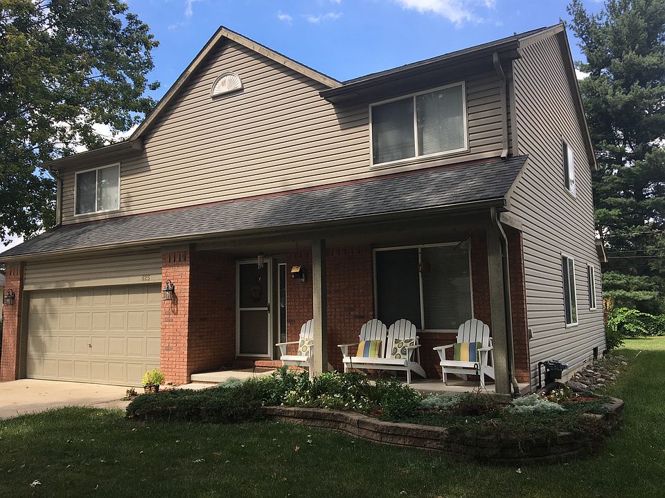 1st image of 425 Hartland Dr