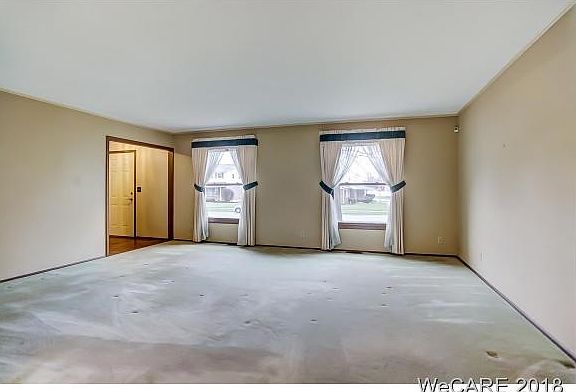 5th image of 3047 Canterbury Dr