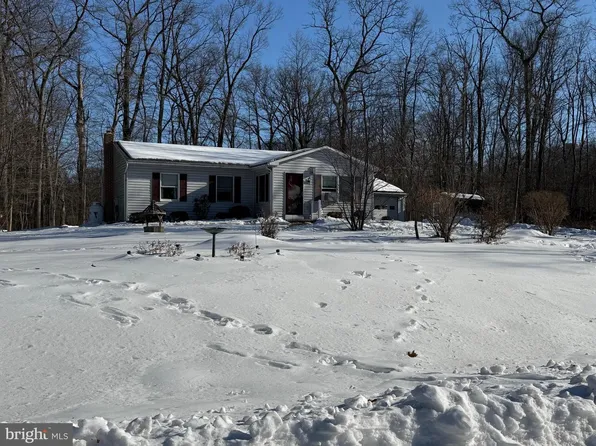 9 Hardy Ln, Fleetwood, PA 19522