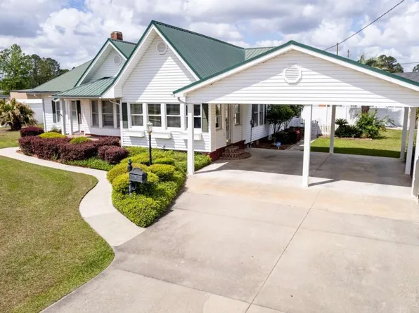 316 Fair St, Baxley, GA 31513