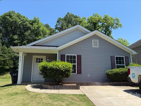 6302 Summerour Pl, Charlotte, NC 28214