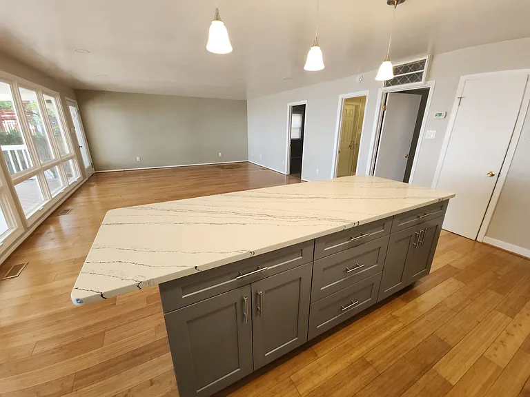 1331 Bayville St — Photo 47