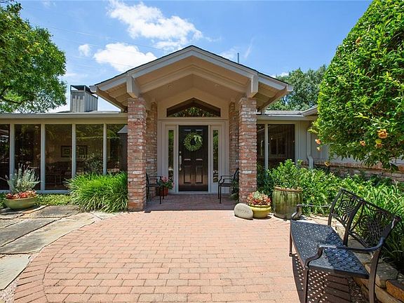 4th image of 613 Wooded Crest Dr
