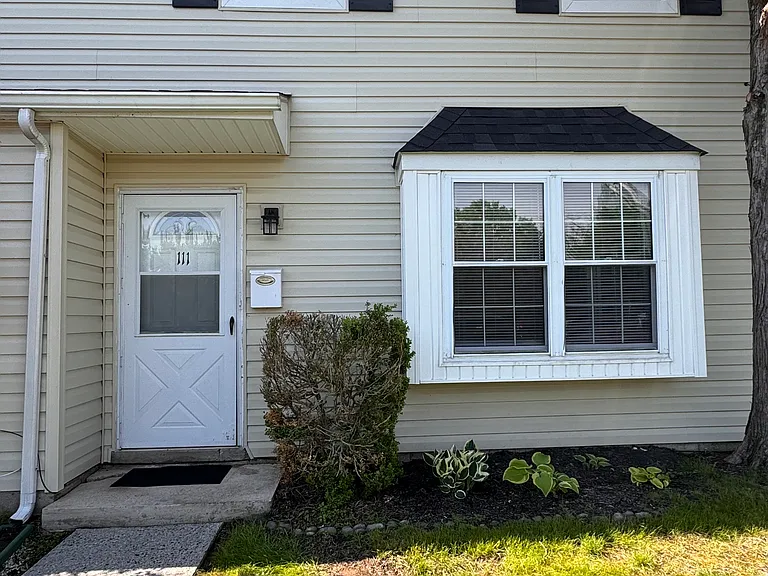 111 Reliance Cir — Photo 15