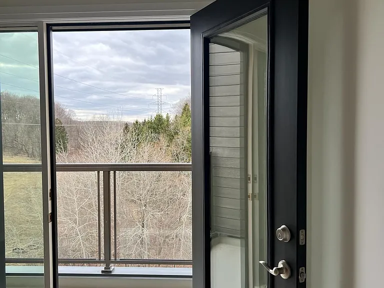 261 Woodbine Ave #E018 — Photo 12