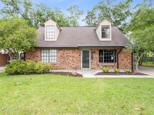 802 Plaza Village Dr, Lafayette, LA 70506