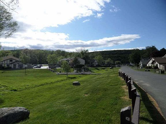 5th image of 54 Sunny Brook Cir #54