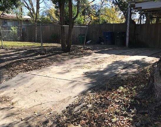 3rd image of 202 W Boyer Ave